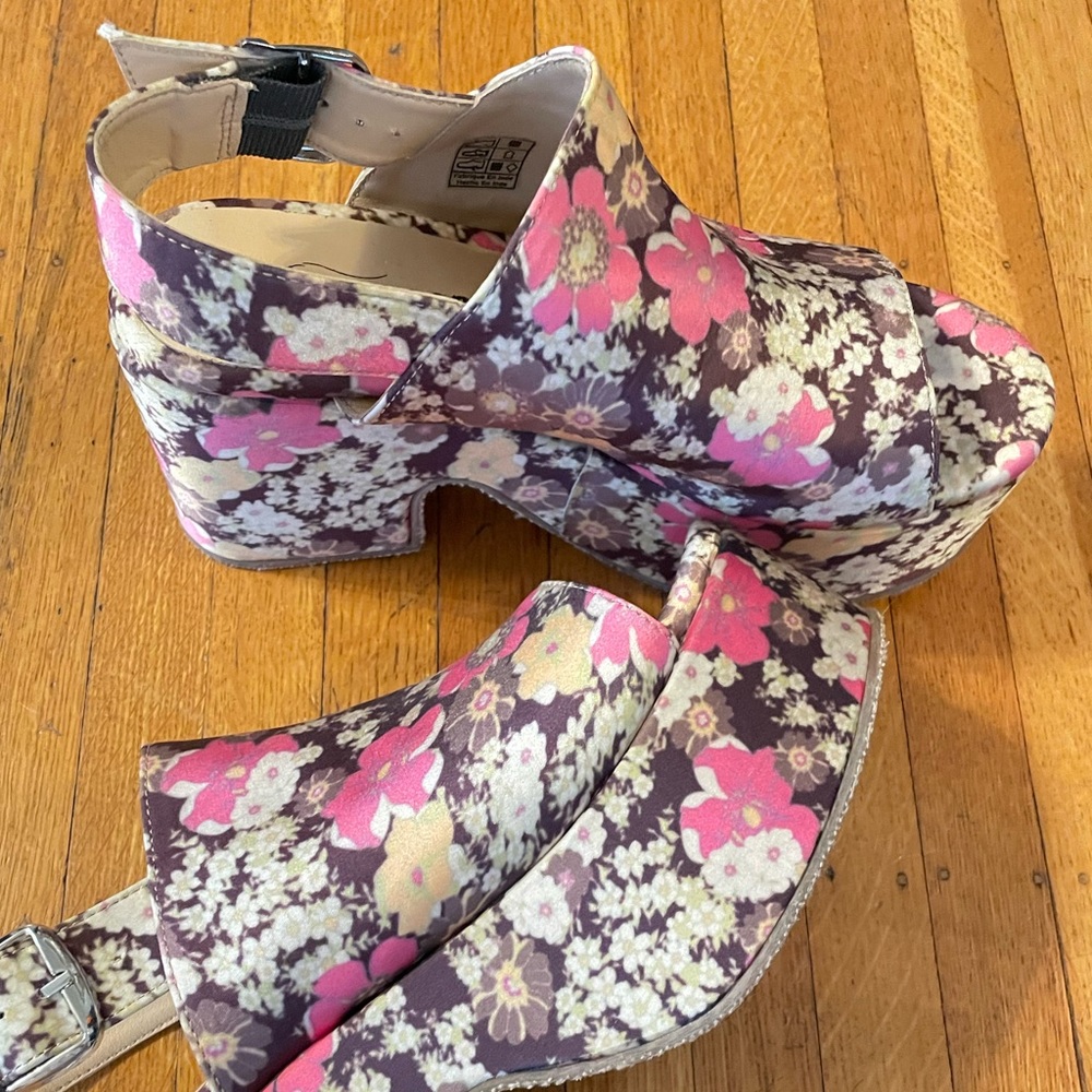 FREE PEOPLE | flower wedge sandals